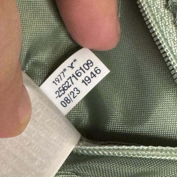 NWT American Eagle Army Green Canvas crossbody bungee strap women’s bag travel - Picture 8 of 12